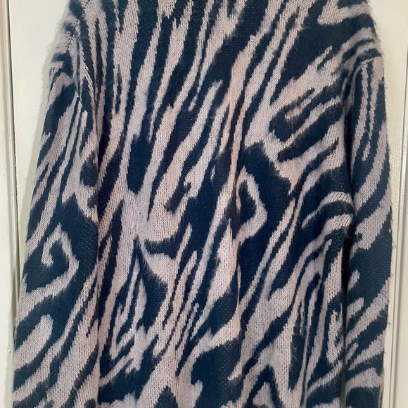 Urban Outfitters Cardigan Sweater Medium Fuzzy Animal Print NWT New Lagenlook - Picture 3 of 12